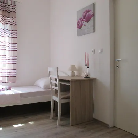 Apartmán Near Center,beach,bus +free Parking Zadar