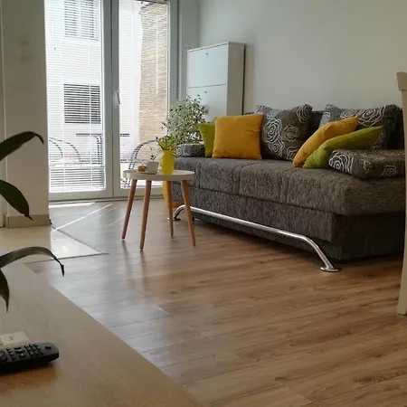 Near Center,beach,bus +free Parking Apartment *